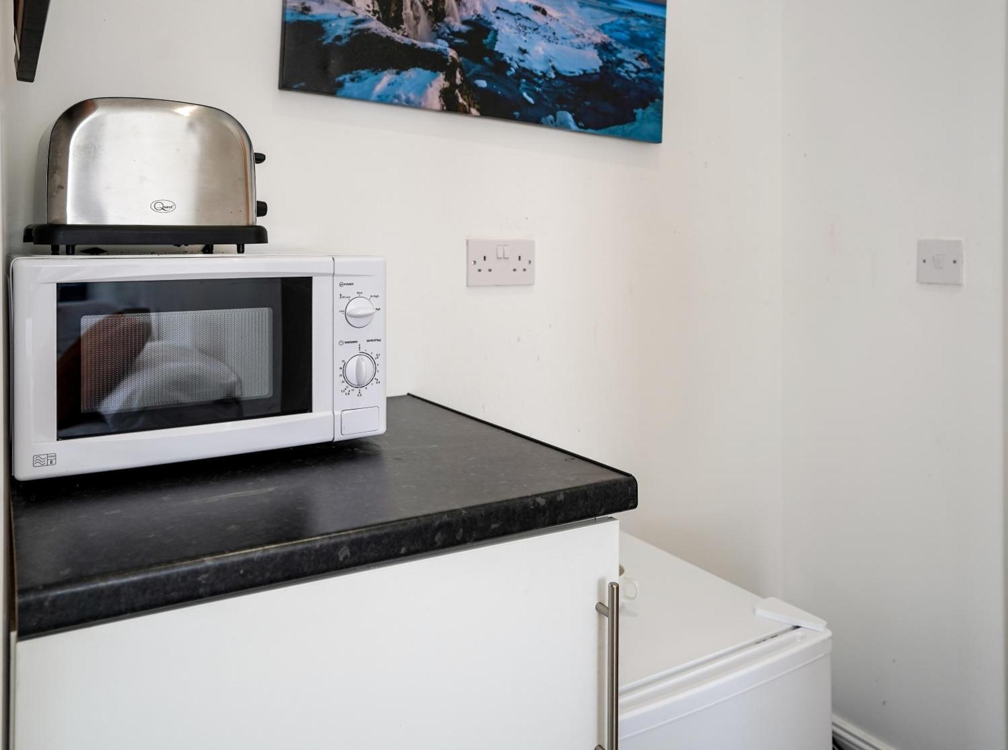 Homesly Guest Rooms, Comfortable En-Suite Guest Rooms With Free Parking And Self Check-In Berwick-upon-Tweed Exterior foto